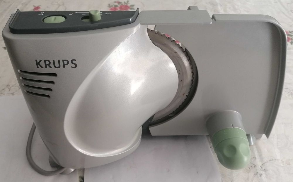 Fiambreira "Krups", funcional