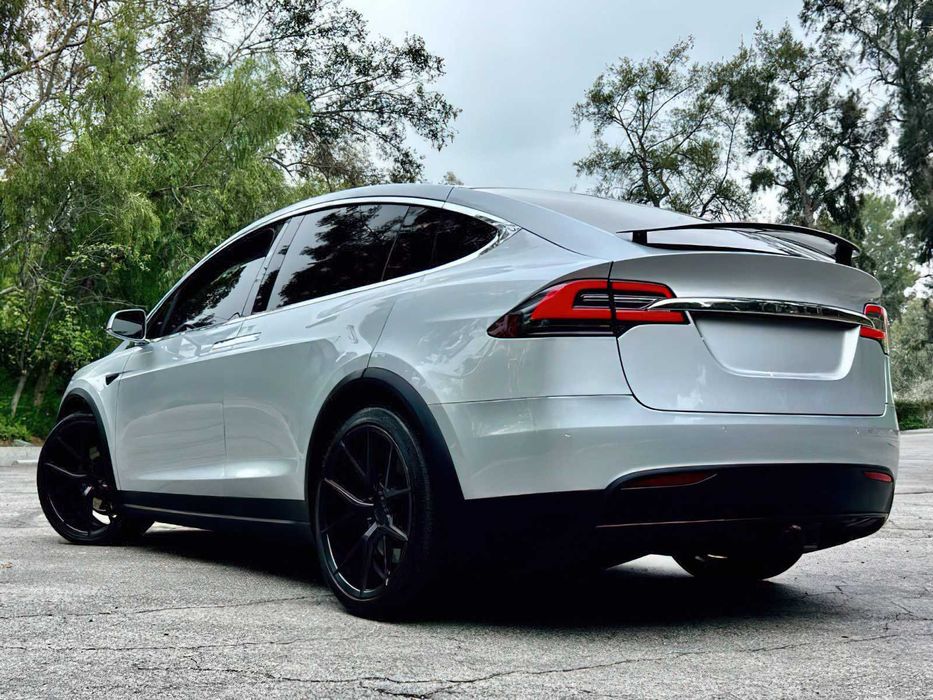 Tesla Model X 100D      2018