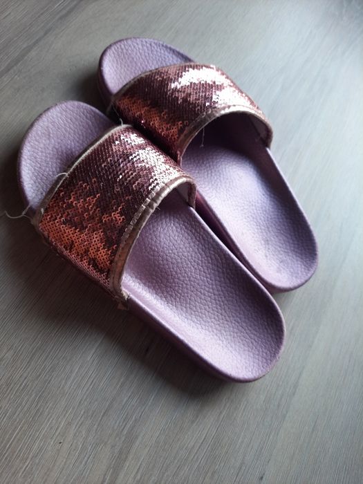 Klapki cekiny rozm.32/33