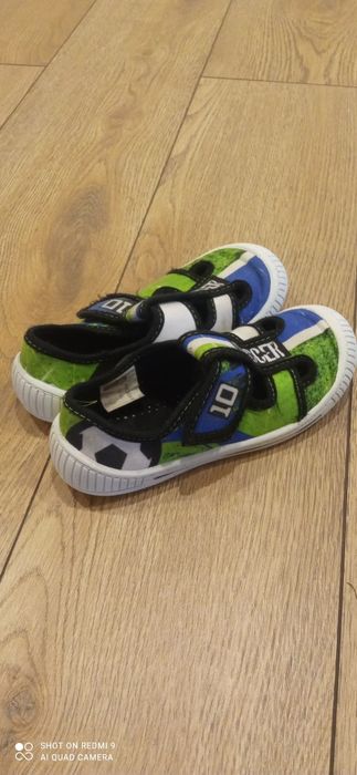 Buty tenisówki kapcie 29