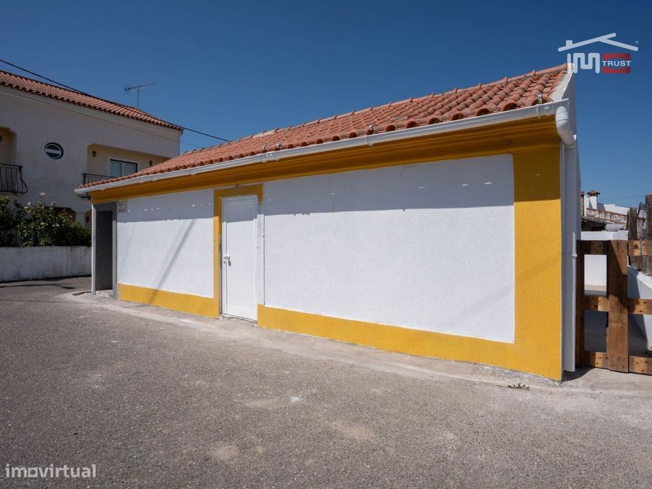 Moradia Térrea Totalmente Remodelada com Espaço Exterior | Pego, Ab...