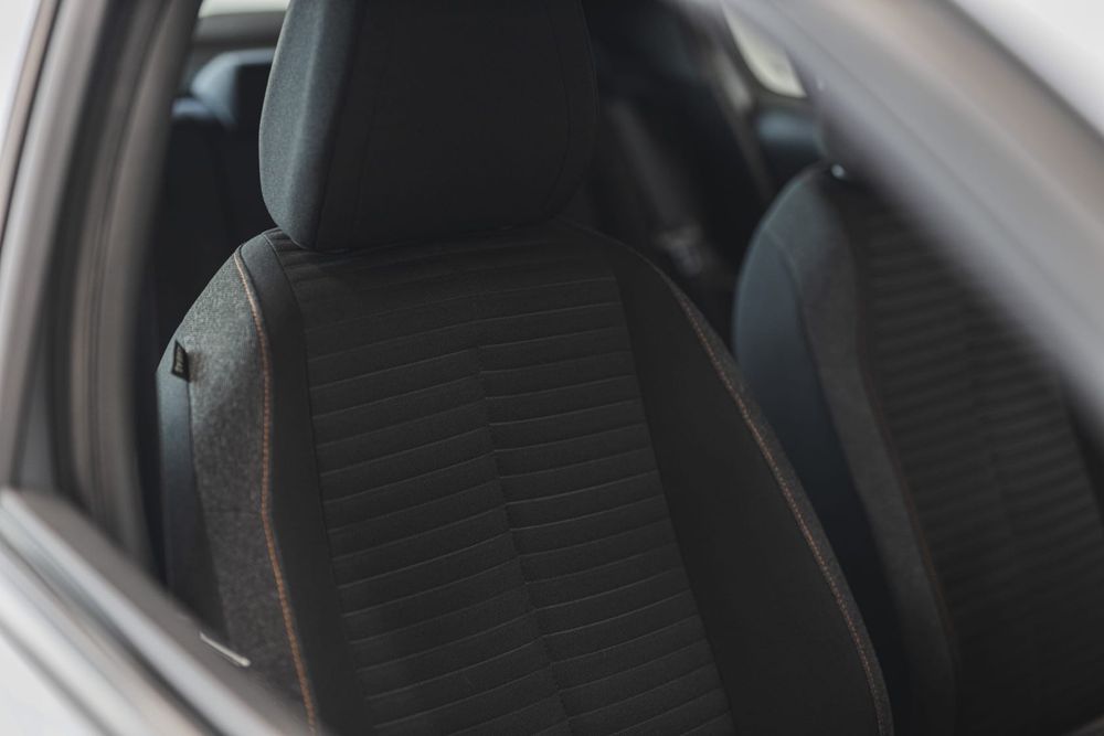 Peugeot 208 como novo