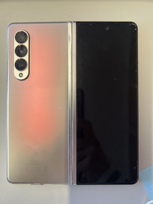 Samsung Z Fold 3