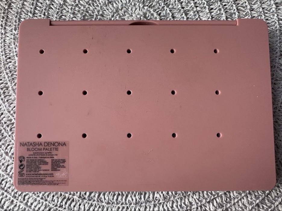 Duża paleta cieni do powiek Bloom Palette Natasha Denona