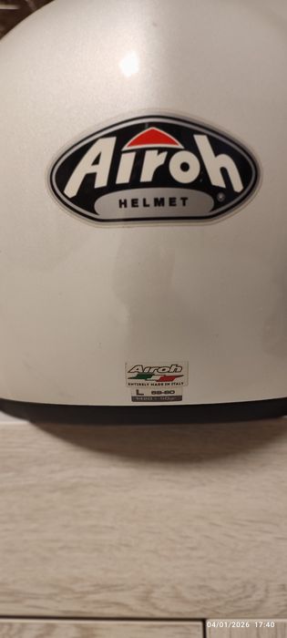 Capacete Airoh branco rigorosamente novo