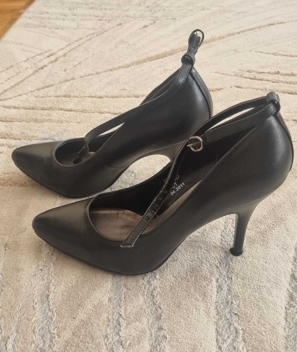 Szpilki czarne imitacja skóry