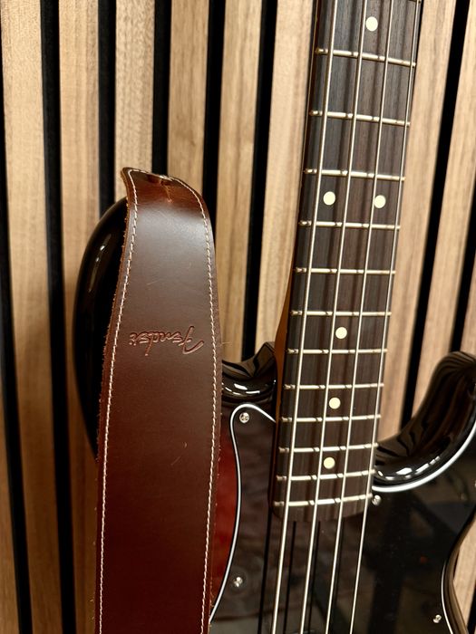 Vendo baixo elétrico Fender Player II P Bass RW 3TS