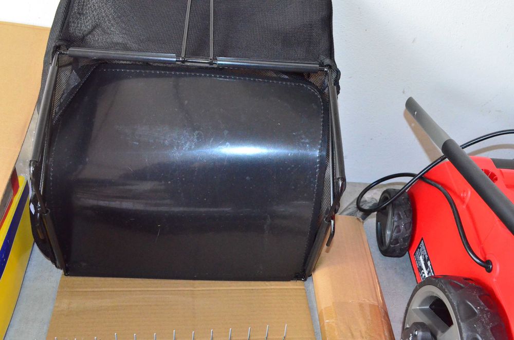 Wertykulator  spulchniacz Einhell 31 cm 1200 W GC-SA 1231/1