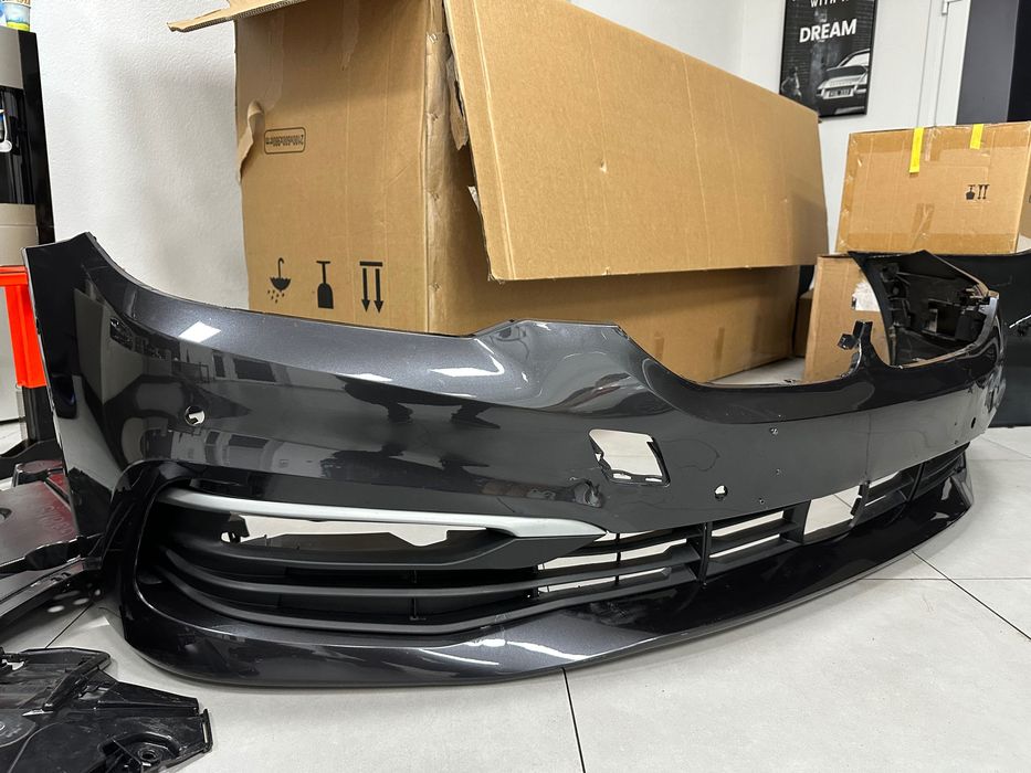 Передній бампер bmw d30