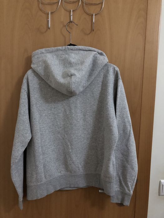 Sweat cinzenta com capuz