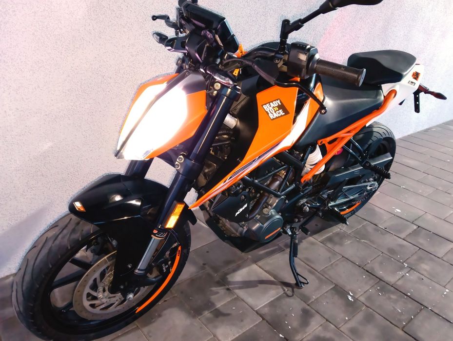 KTM Duke 125 ABS LED a1  naked faktura transport w cenie oryginał