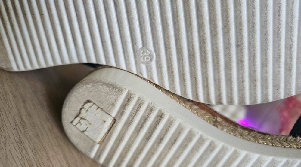 Sapatos de Cunha Verão