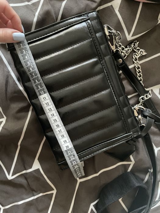 Czarna torebka lakierowana Steve Madden