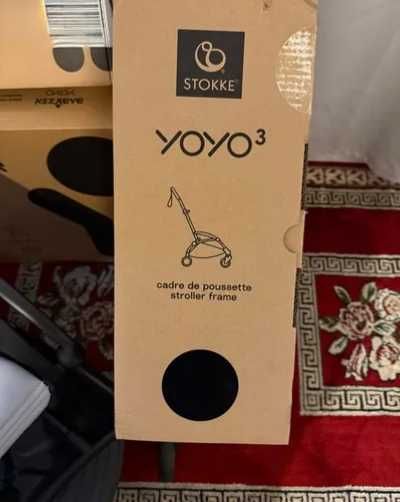 Carrinho de bebê compacto preto – leve, dobrável, em ótimo estado.