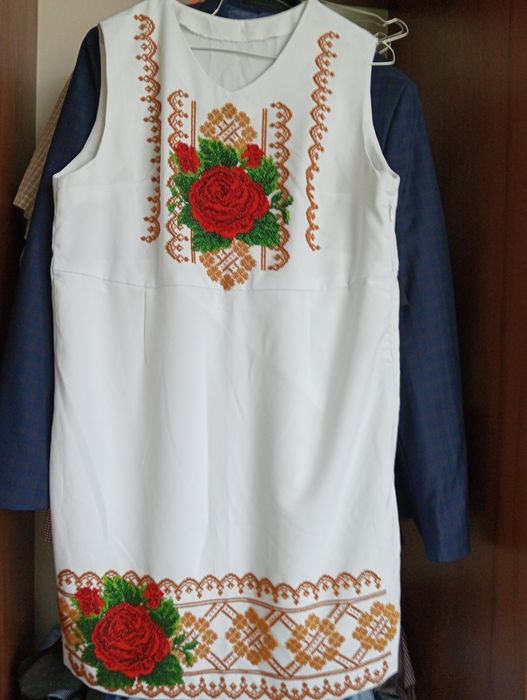 Плаття вишите бісером