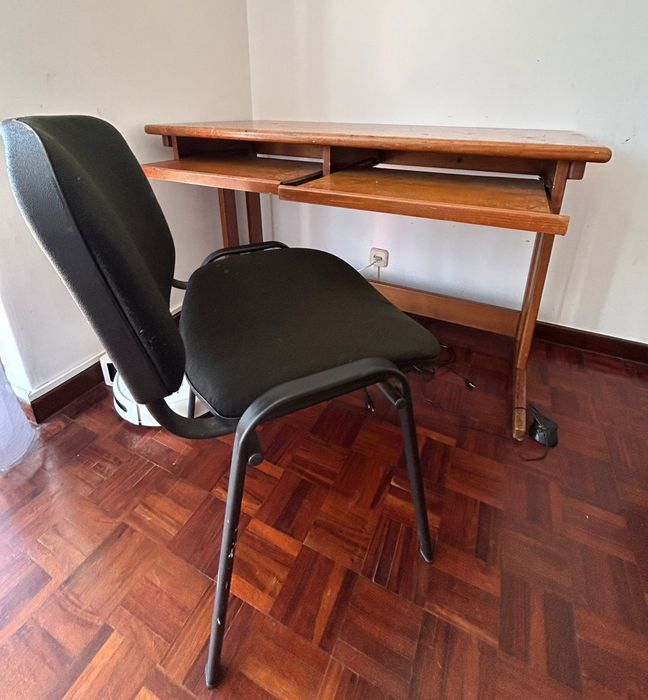 Mesa de Escritório + Cadeira