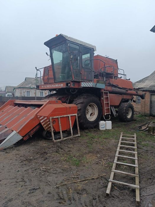 Комбайн Дон з жатками