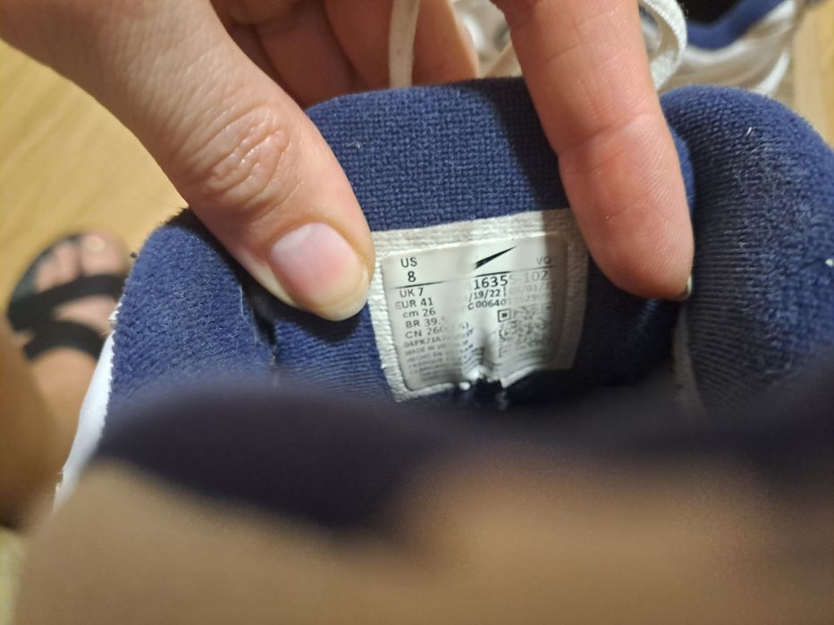 Продам кроссовки Nike Air