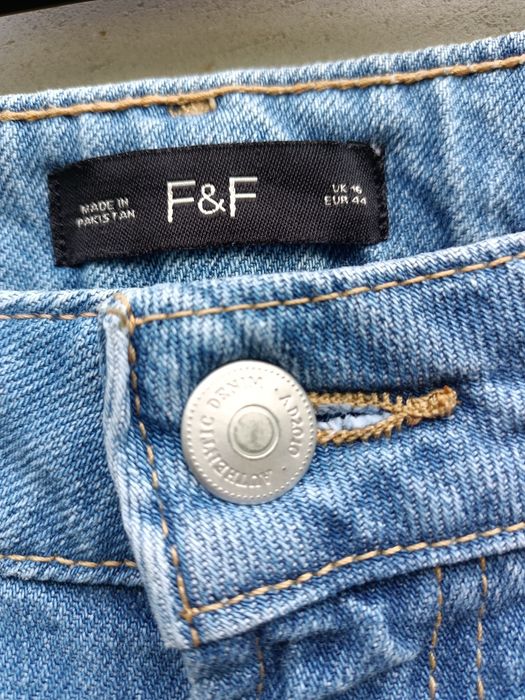Джинси з рваностями F&F