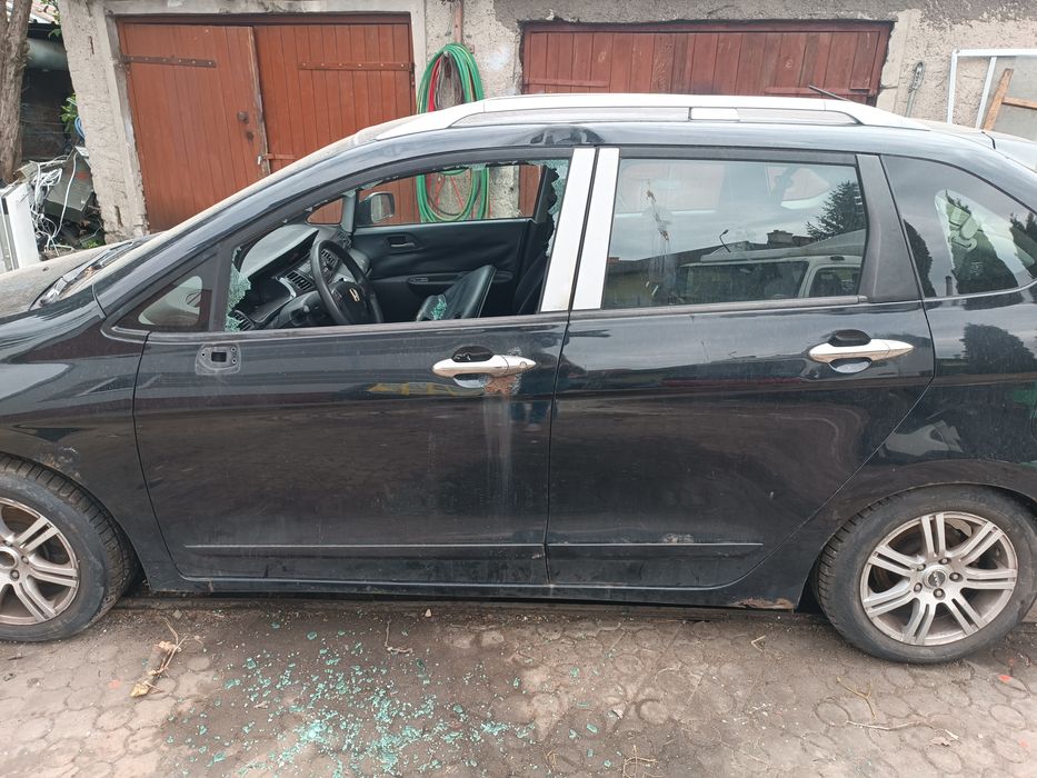 Honda FR-V mini van 6 osobowy w całości części dawca