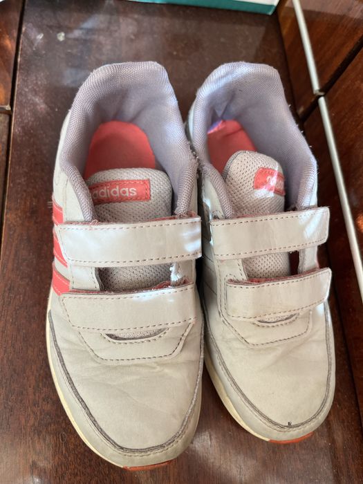 Дитячі кросівки