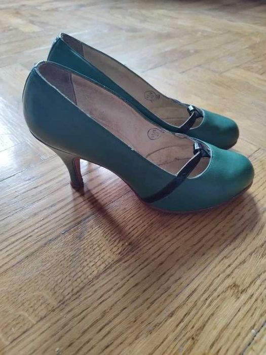 Zielone vintage buty na obcasie