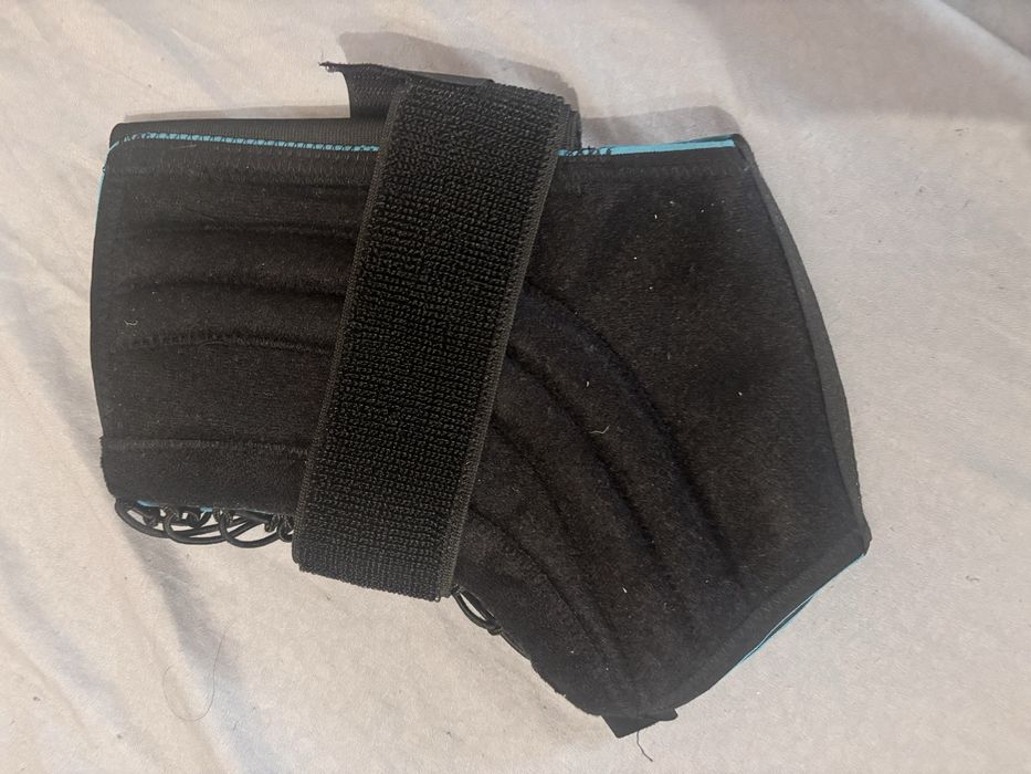 Бандаж на гомілкостоп Aurafix Ankle Support, Ref. 417