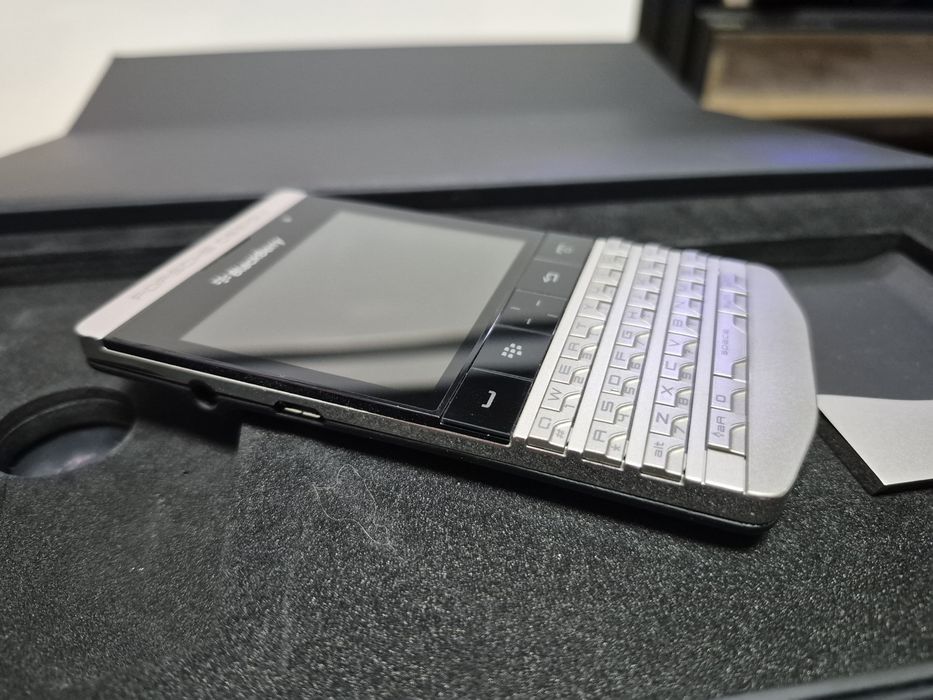 Blackberry p9981 porsche design