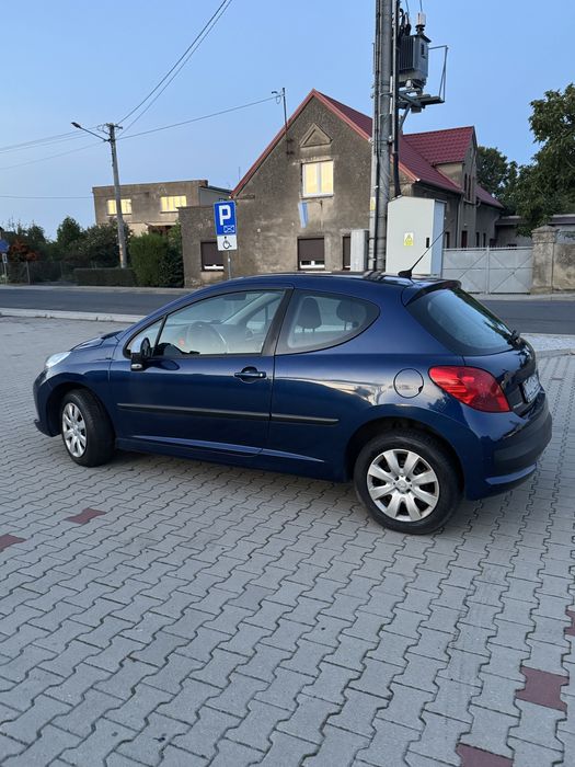 Peugeot 207 KLIMA OC na rok !!