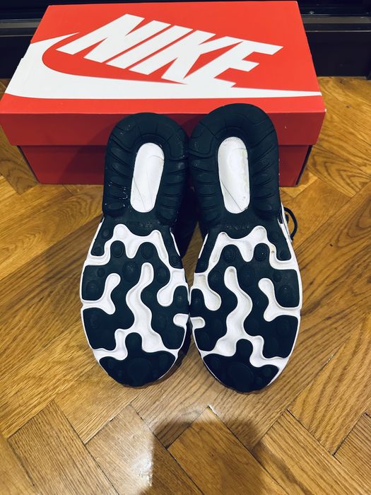 Кроссовки Nike Air Max React  размер 36,5
