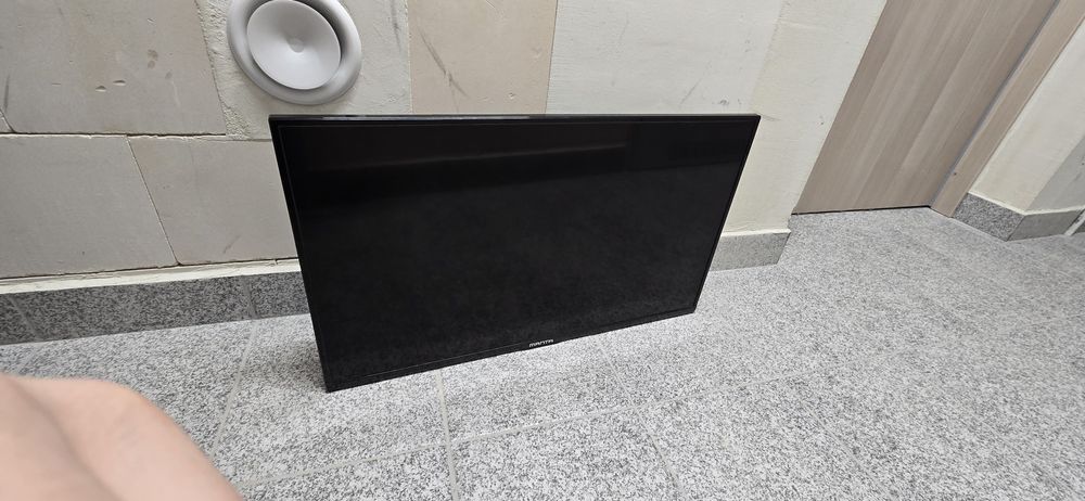 TV MANTA 32 cale + pilot