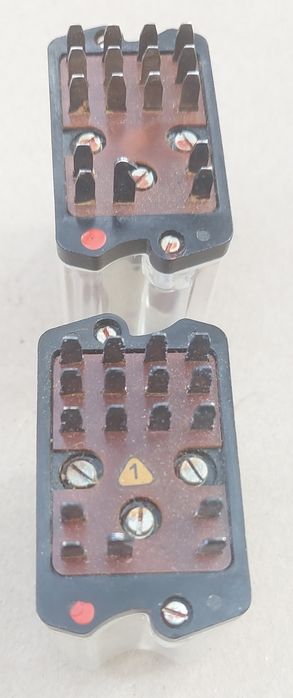 TGL 200 - 3799 ... 8- нерухоміх контактів .