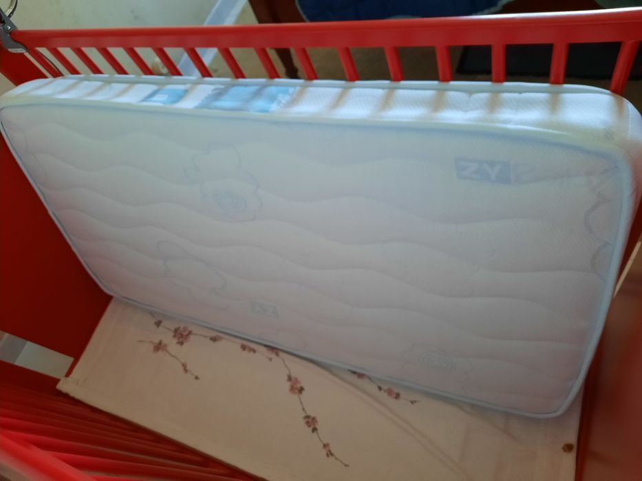 Berço ikea com colchão