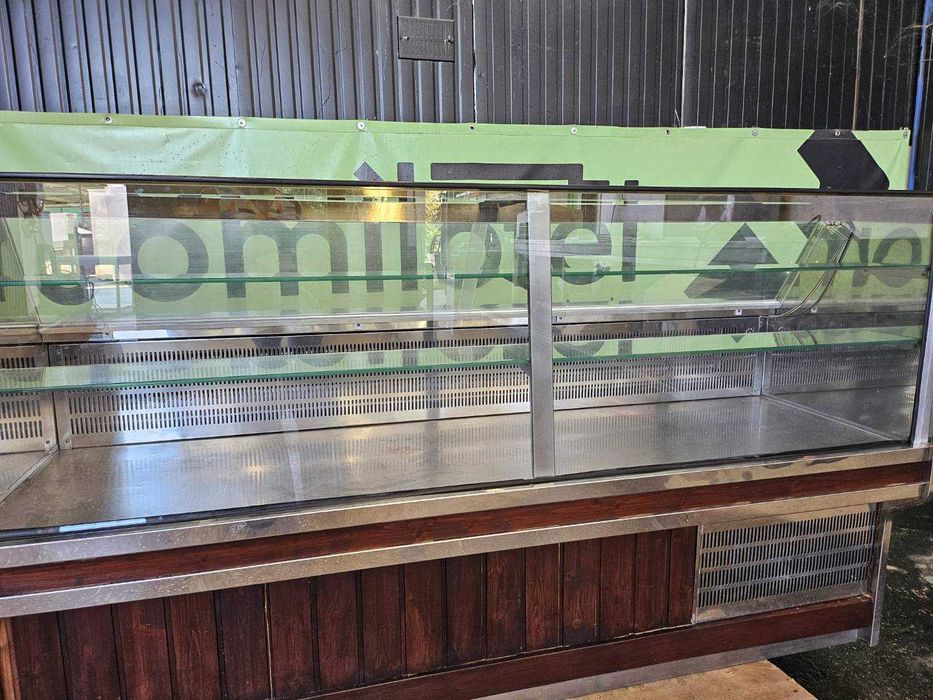 Vitrine refrigerada com 2m