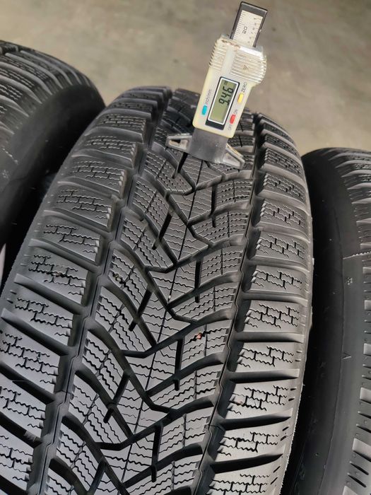 R18 235 40 шини зимові Dunlop Winter Sport 5 гарний стан преміум шини