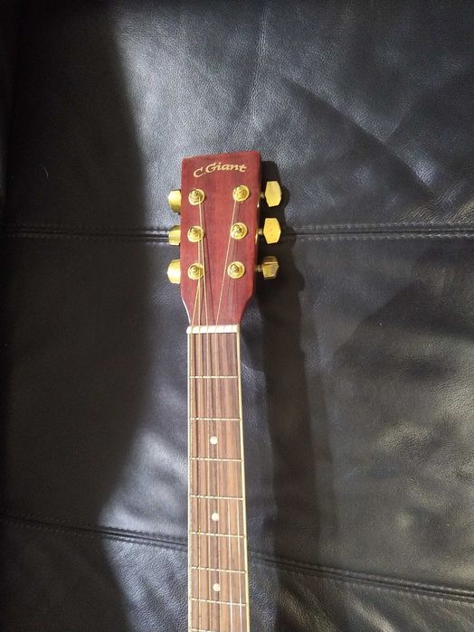 Guitarra acustica Western Guitar C. Giant. Excelente estado. Madeira de mogno e abeto.