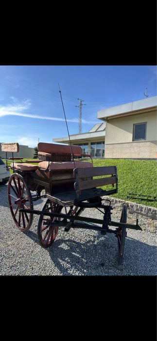Vendo ou troco charrete classica