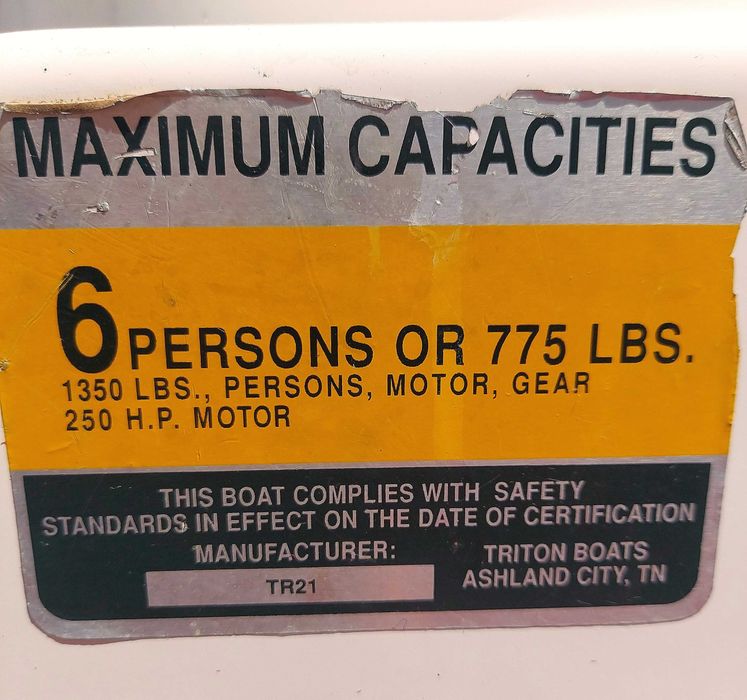 Лодка Triton TR21 + Лафет + Mercury 225 EFI Америка човен