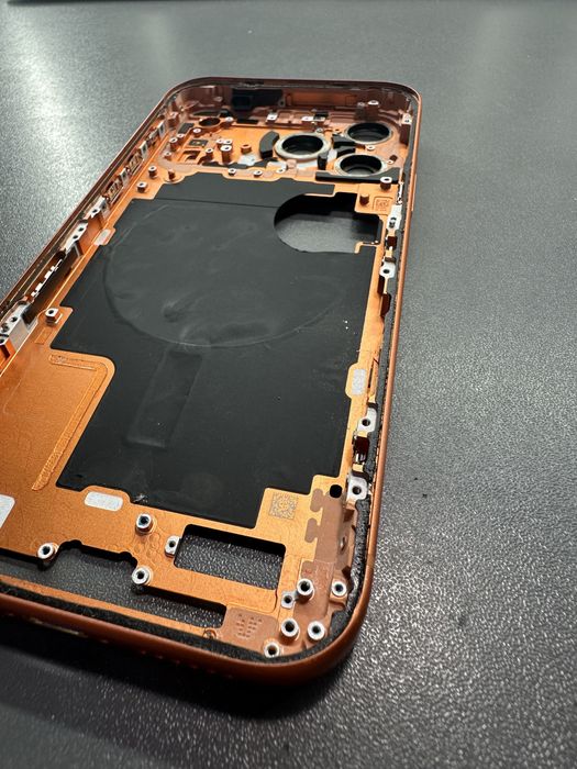 рамка корпуса iPhone 17 pro max