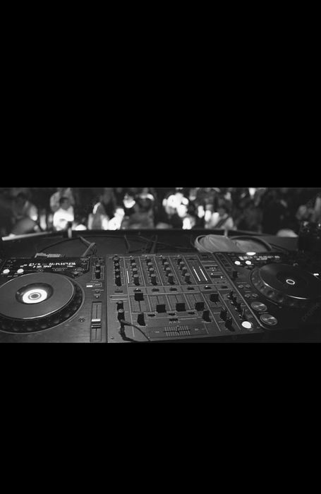 Art Company- Konferansjer:Wojciech Roszkowski, Za Konsolą: DJ Marcinos