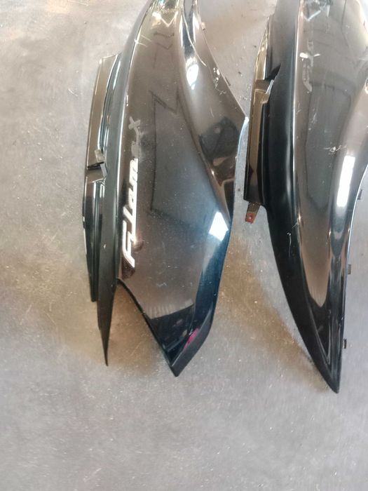 yamaha flame 125 boczki tył tylne owiewki zadupek osłony owiewka