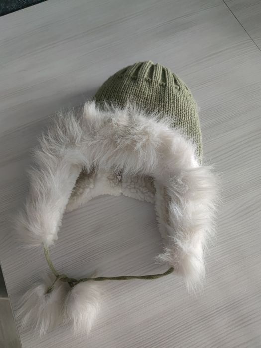 Zimowa czapka ciepła gruba wełniana z futerkiem ocieplana z pomponami