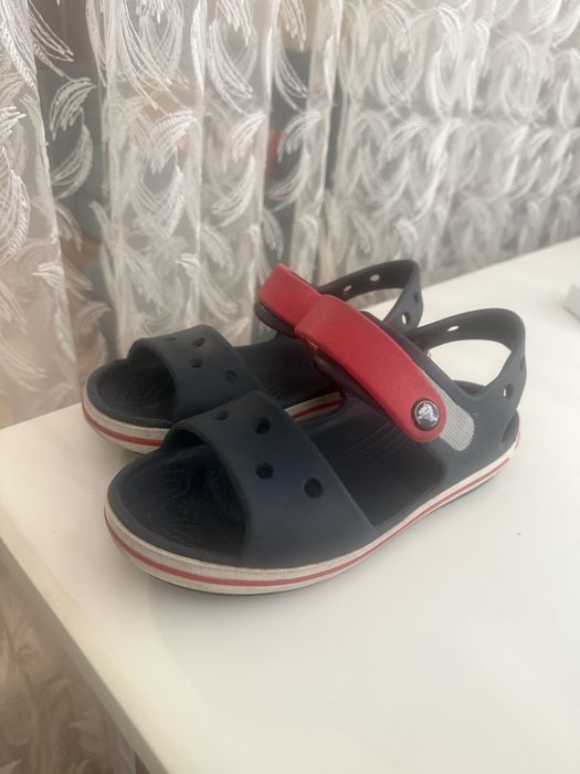 Дитячі босоніжки Crocs