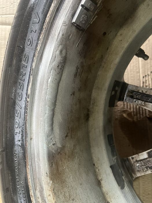 Продам диски  R15 универсальные