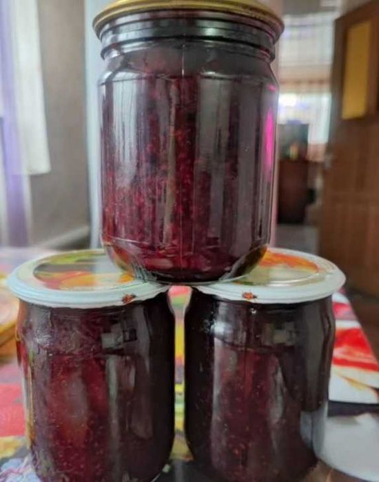 Варенье малина в банках