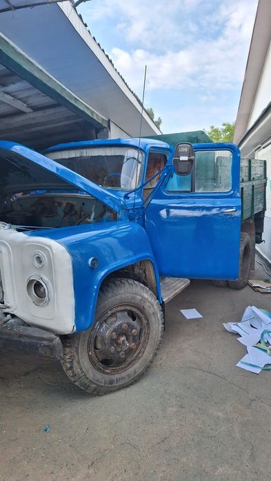 газ 52  на повному ходу 2500$