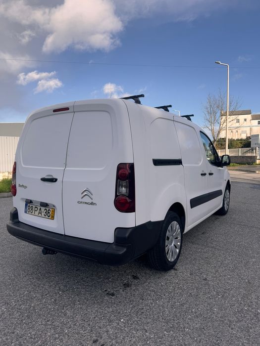Citroen berlingo 3 lugares longa, barras de tejadilho e bola de reboqu