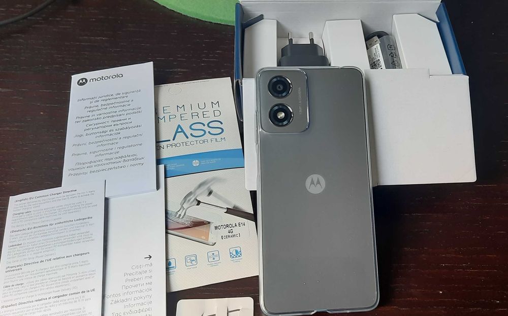 NOWY telefon Motorola e14