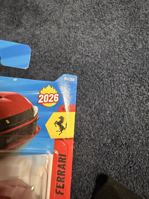 Hot wheels ferrari 12cilindri czerwone