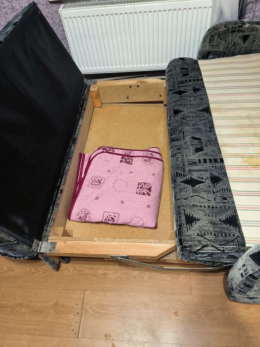 Продам диван б/у.